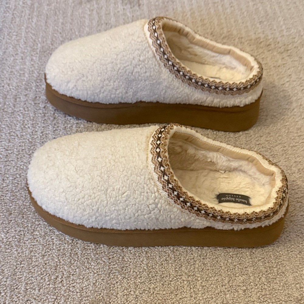 Like New! Haute Hippie Memory Foam Clogs - Picture 7 of 8